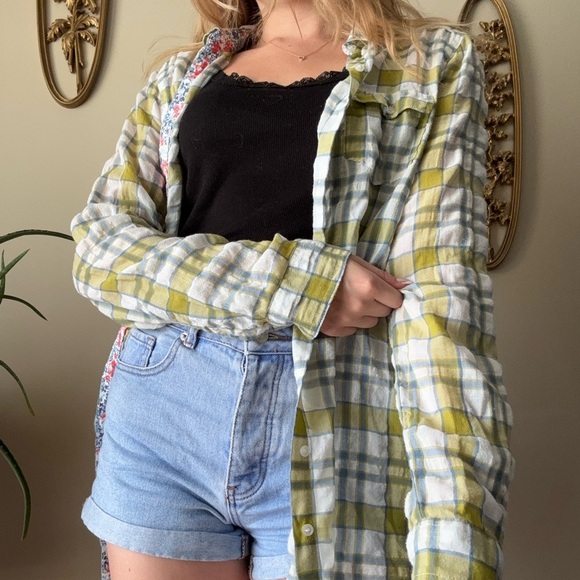 Hollister Lightweight Colorful Flannel - Picture 3 of 11